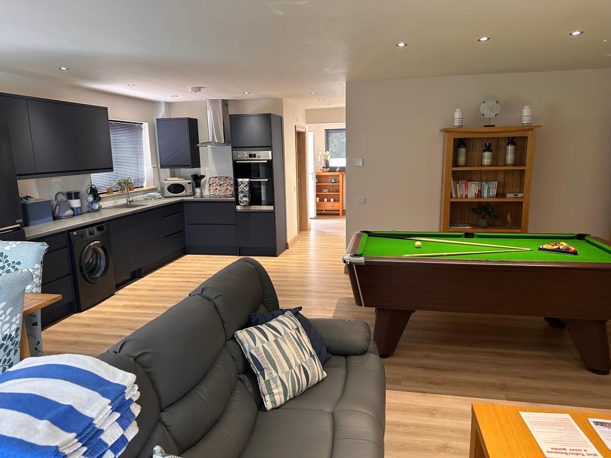 Woodlane Lodge With Private Hottub & Pool Table 邓弗里斯 外观 照片